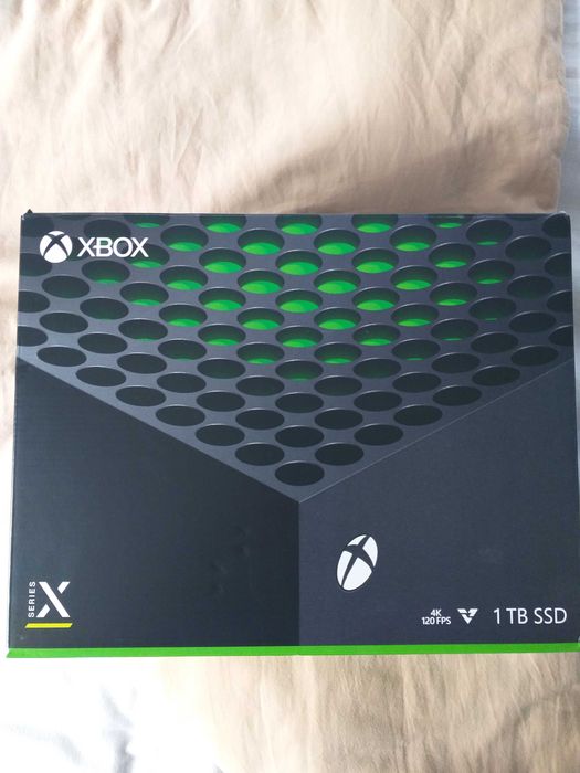 Consola Xbox Series X Noua (folosită de 3 ori, Husa joystick inclusa)