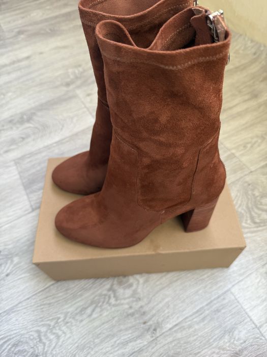 Дамски боти естествен велур H & M