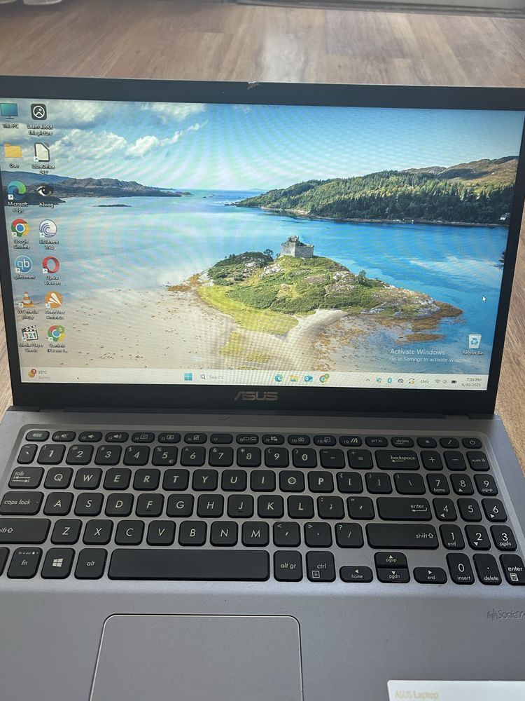 Лаптоп Asus