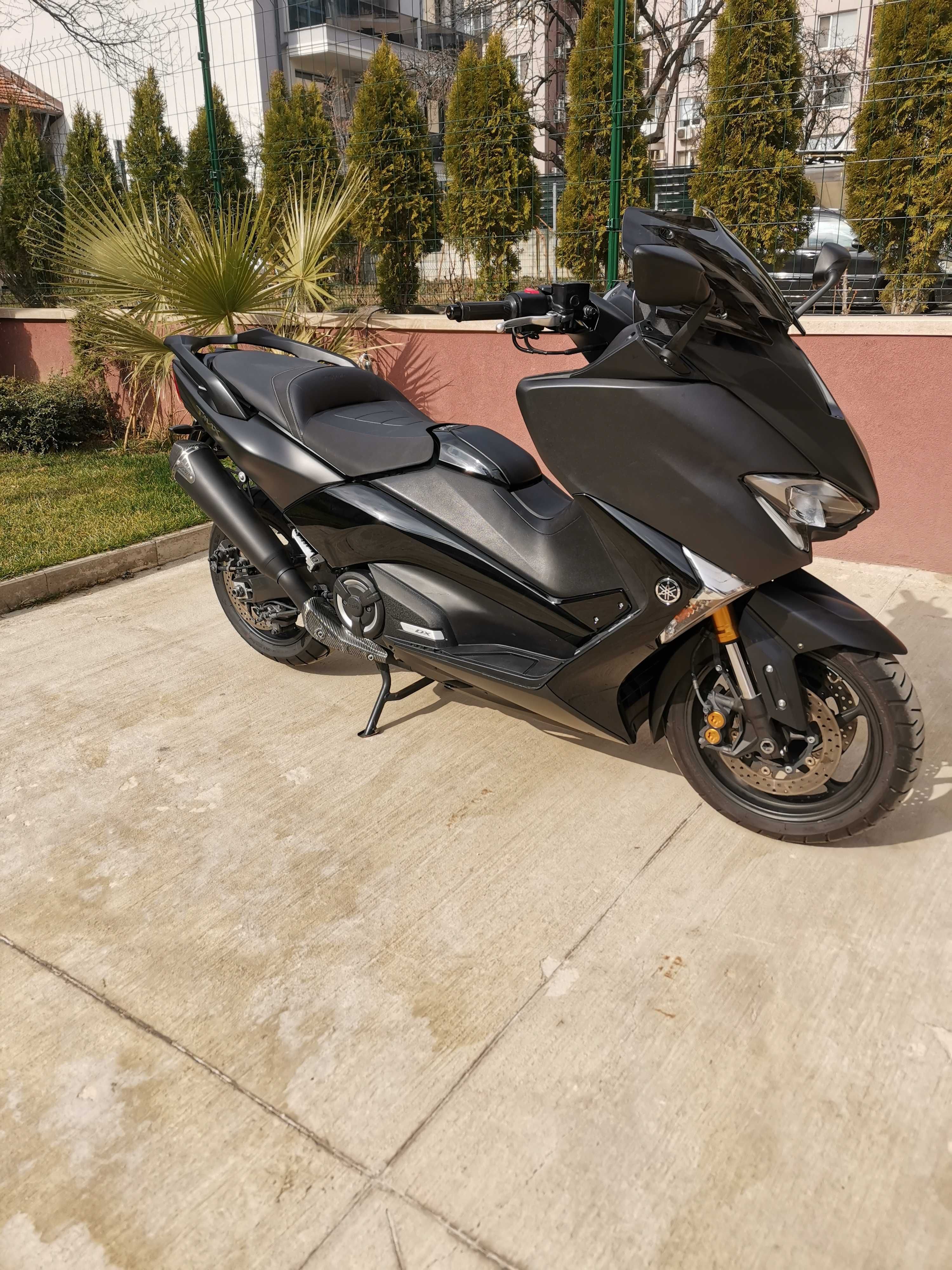 Yamaha T-max DX...