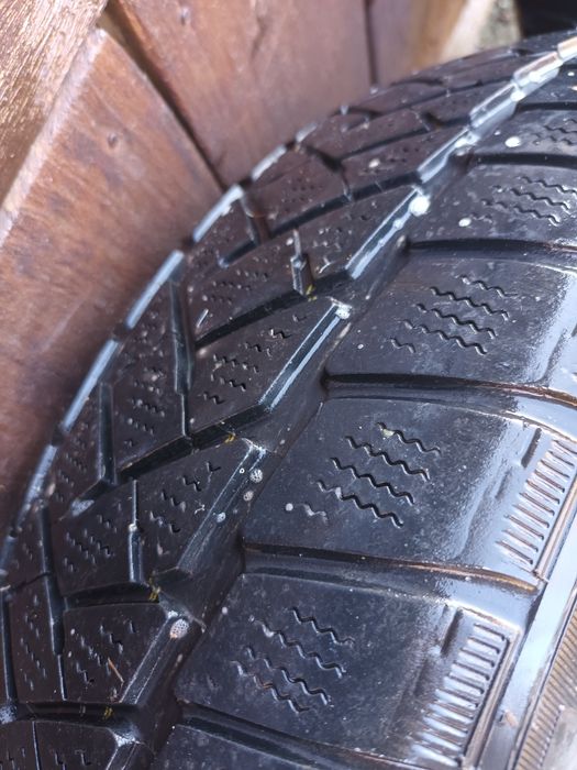 Genti aliaj + cauciucuri iarna Dunlop 175/60 R16