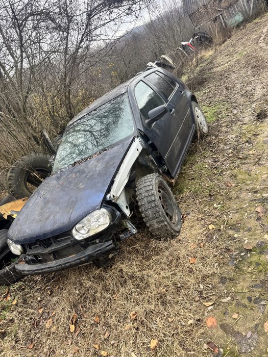 Vand golf 4 pentru camp