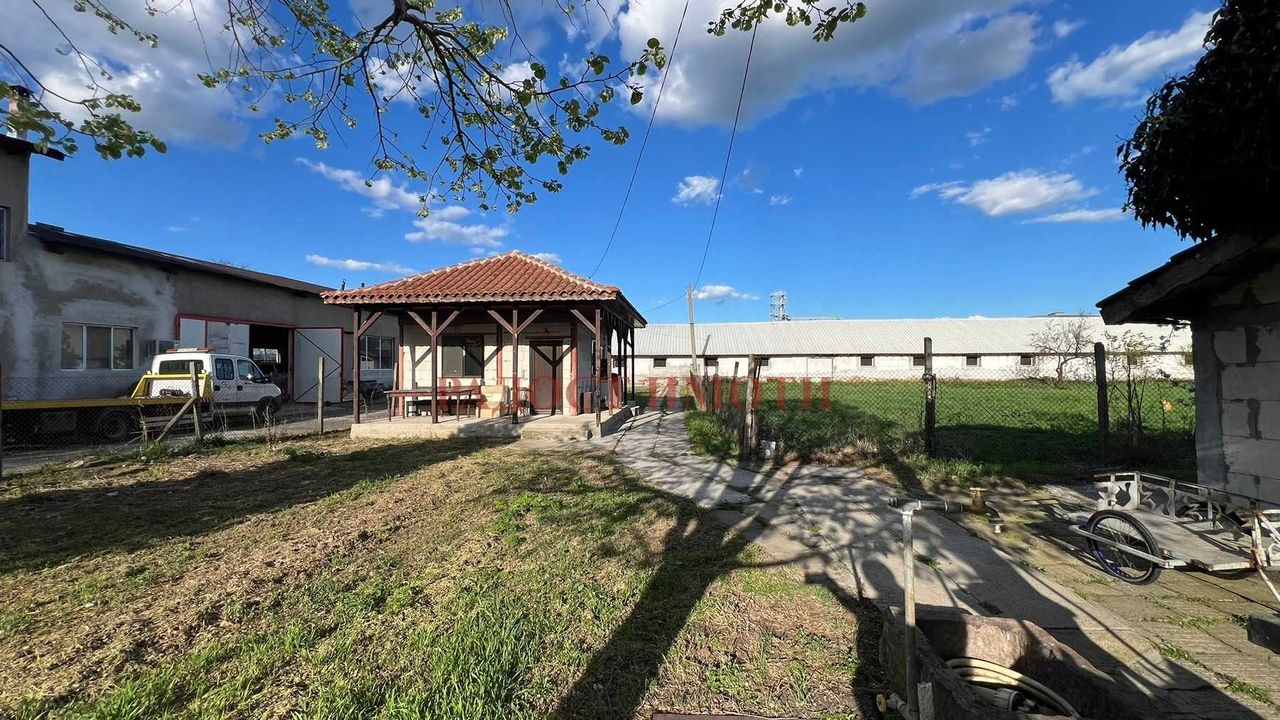 Продава се Промишлена сграда в Чирпан - 7500 кв.м за 31 €/кв.м - Снимка #3