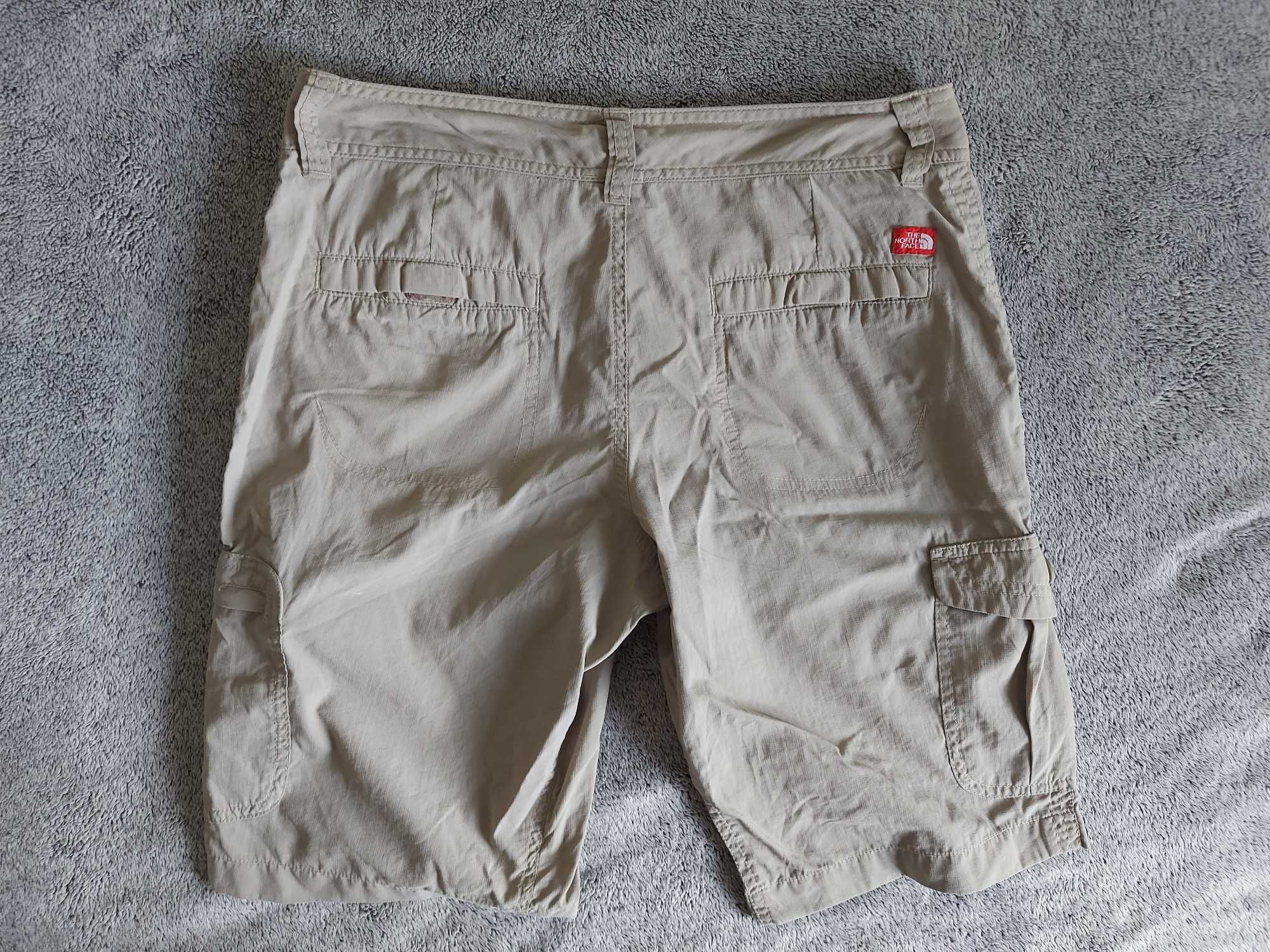 Дамски карго шорти The North Face - размер 8 (M)