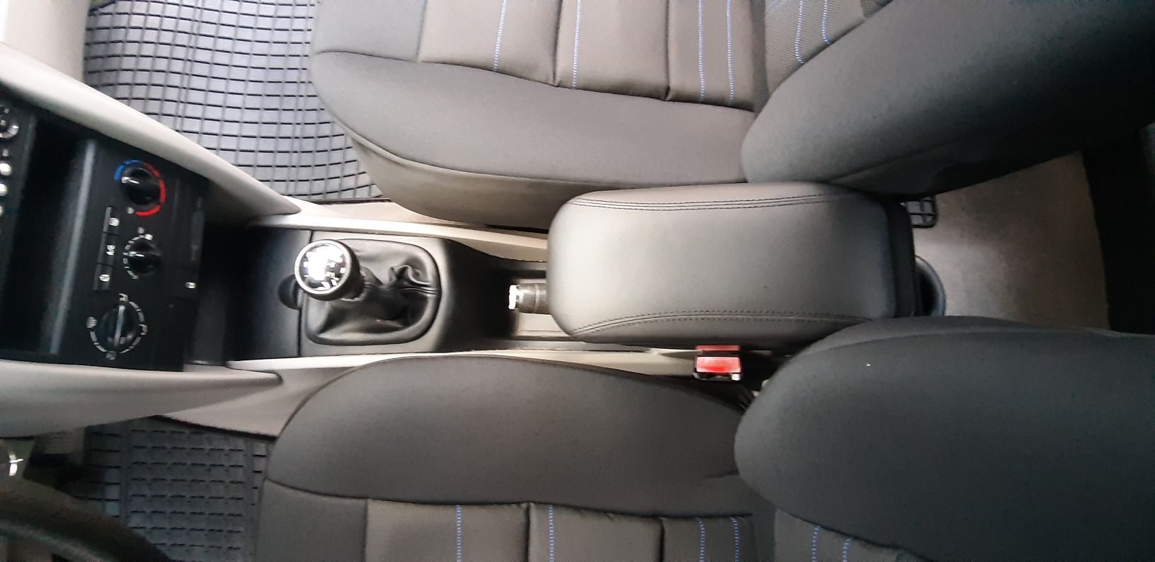 Vand peugeot 207, 1,4 hdi