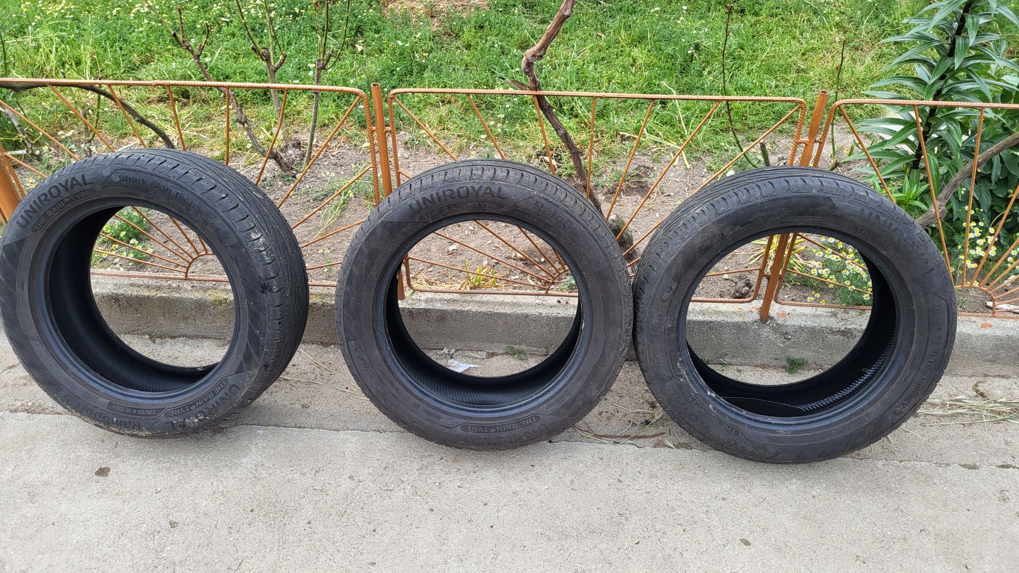 Anvelope de vara 225 55 r18 V100