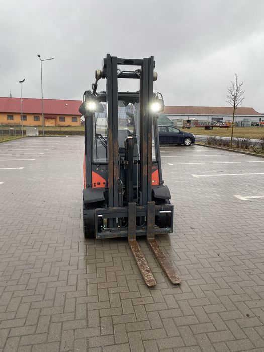 Inchiriez stivuitoare