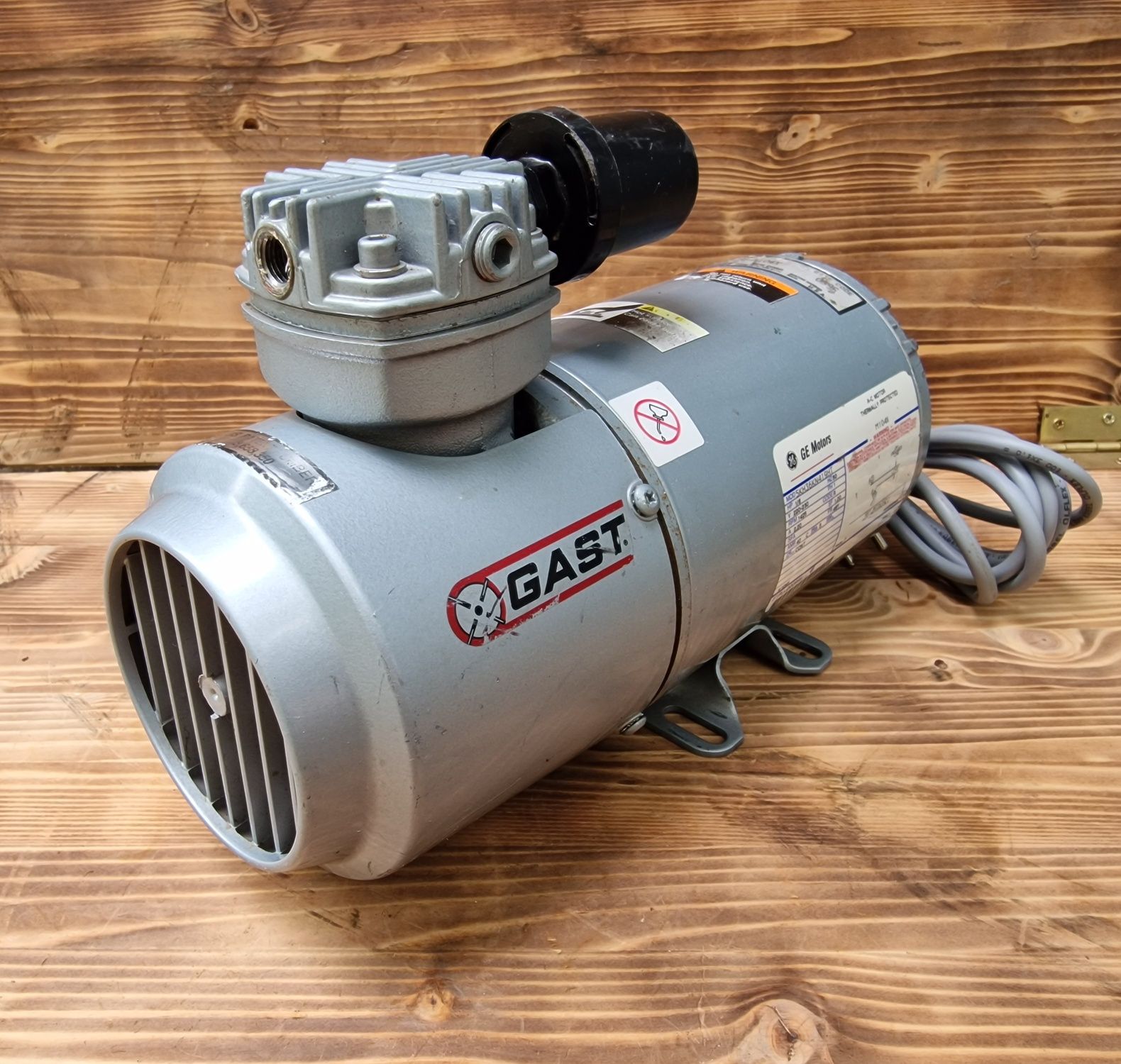 Compresor GAST, pompa vacuum, USA, aer uscat