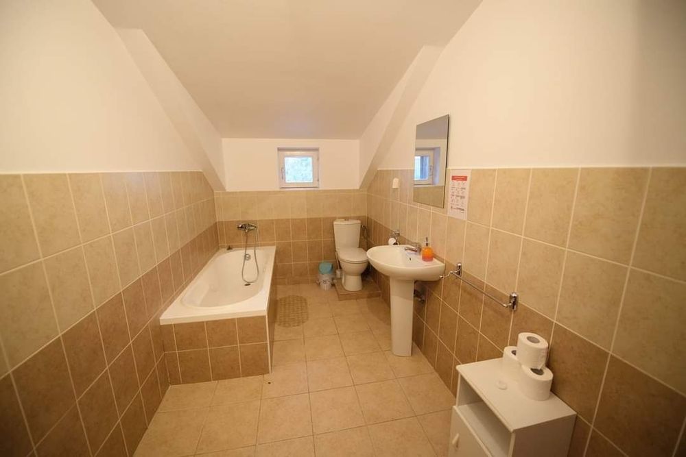 Pensiune 7 camere, teren 500 m2