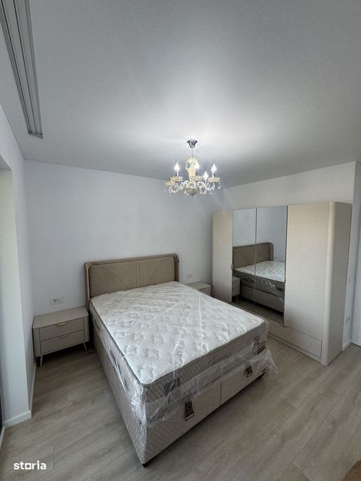 Persoană fizică vând apart 3 camere Flamingo 2