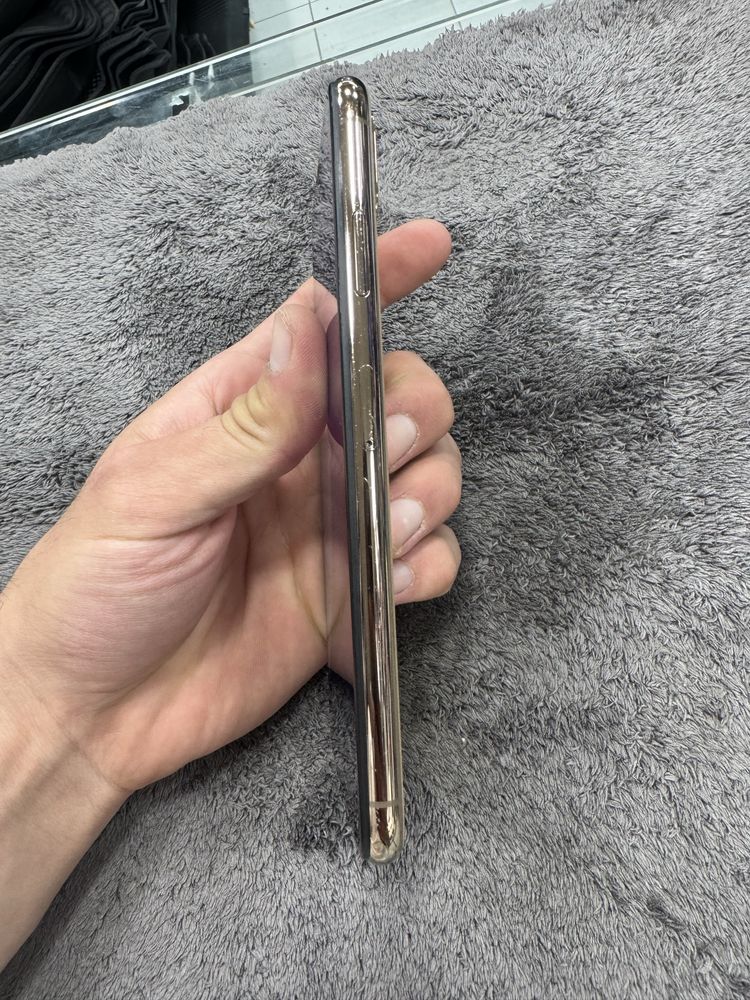 Iphone xs max xamma joyi ishlidi
