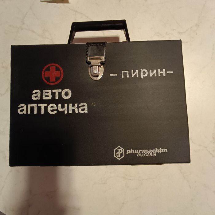Ретро авто аптечка