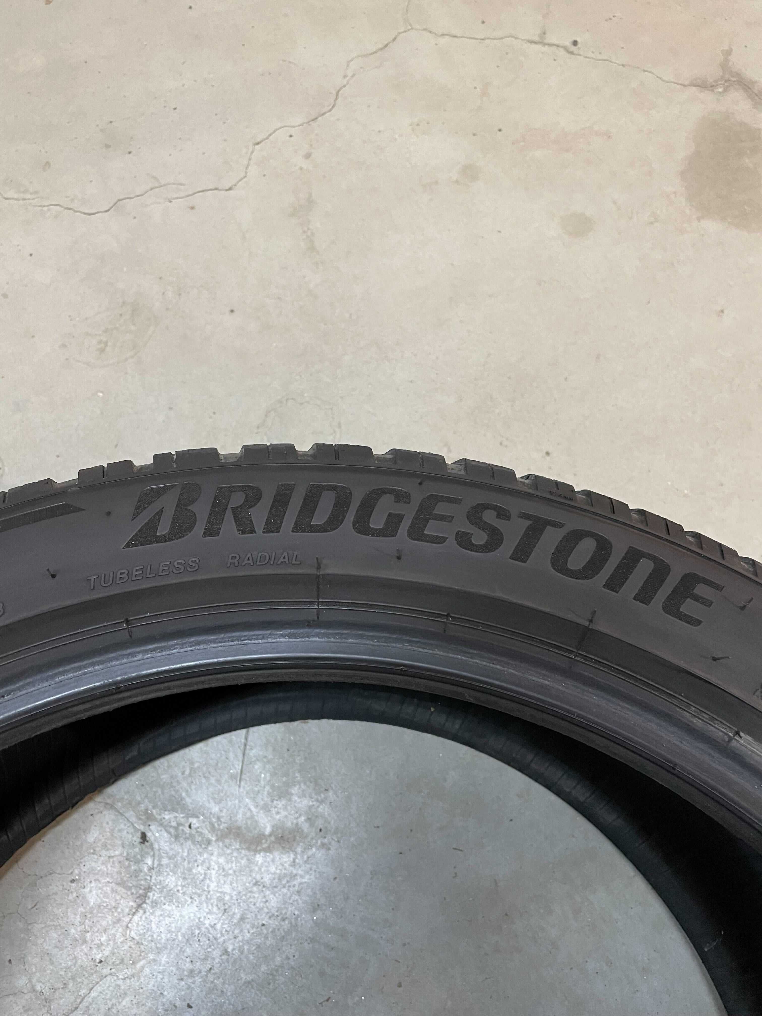 Bridgestone - 285/45/21 - 2820 - 3бр