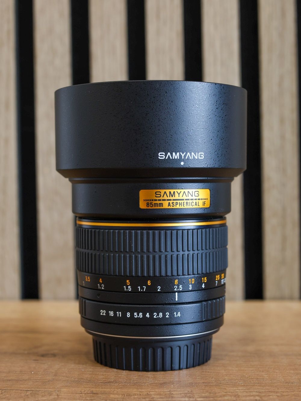 Обектив Samyang 85mm f1.4 за Canon EF