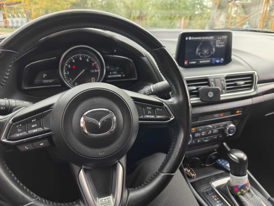 Mazda 3 Revolution, G120, negru,(înmatriculat în 12.2018), negociabil