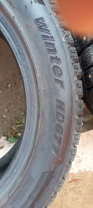 Продам зимнюю шипованную резину