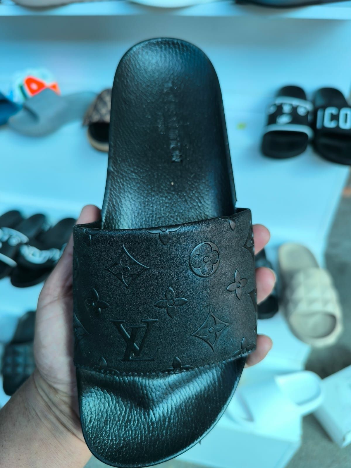 Papuci lv calitate superioara oferta!!!