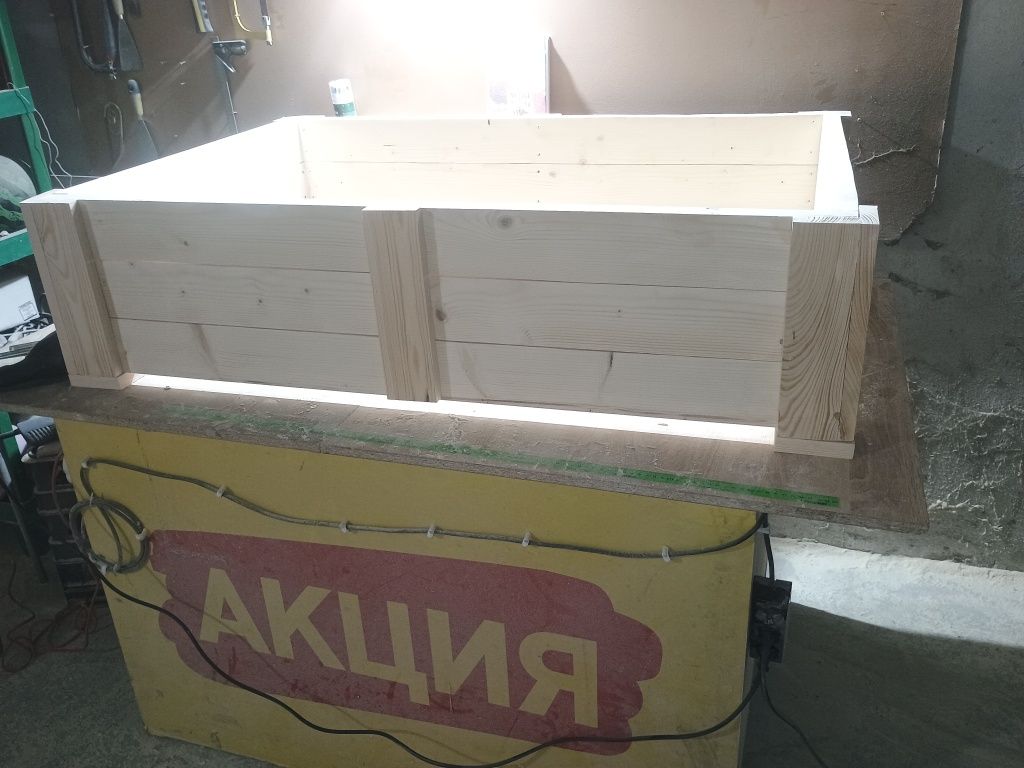 Продавам дървени кашпи