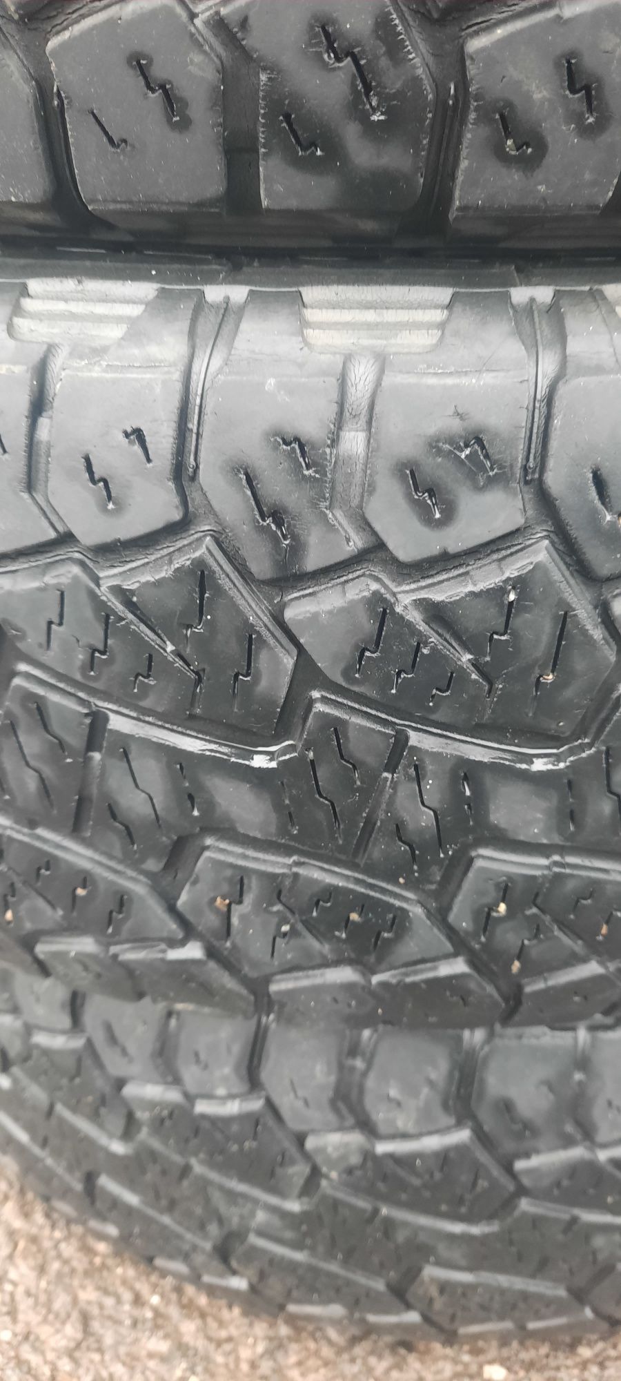 Продам резину б/у HANKOOK (всесезонка)