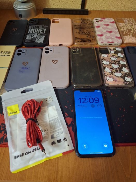 Iphone 11 64 Gb-ios 26 +huse/bateria 97%