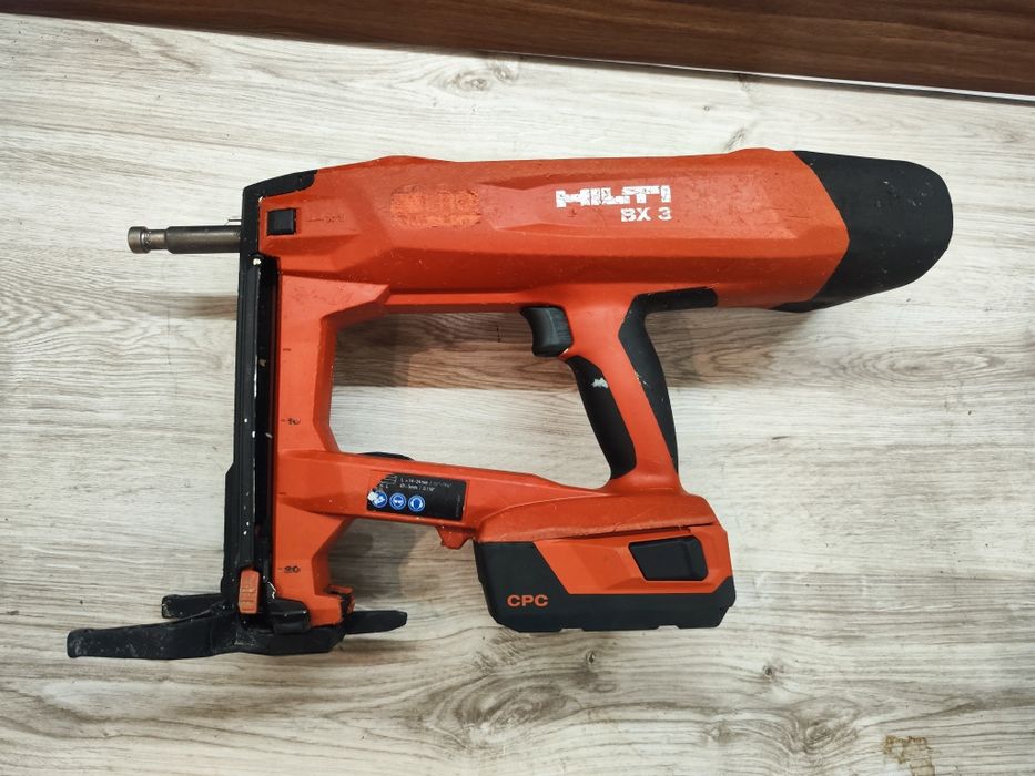 Pistol de batut cuie in beton , profile metalice Hilti BX 3