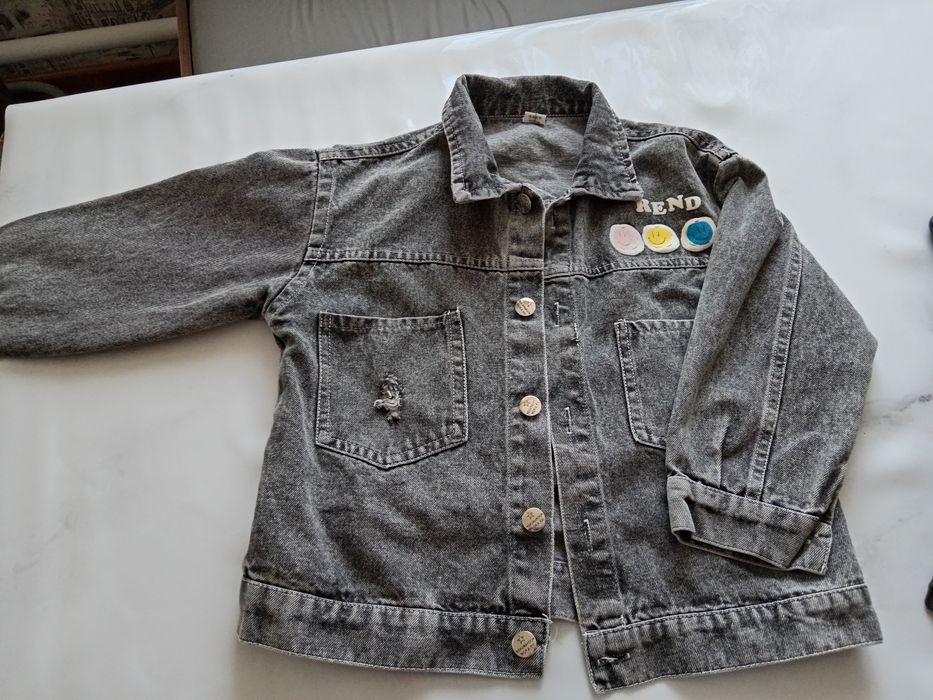 Продам детскую джинсовую куртку.