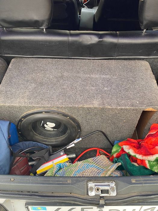 Продам сабвуфер .