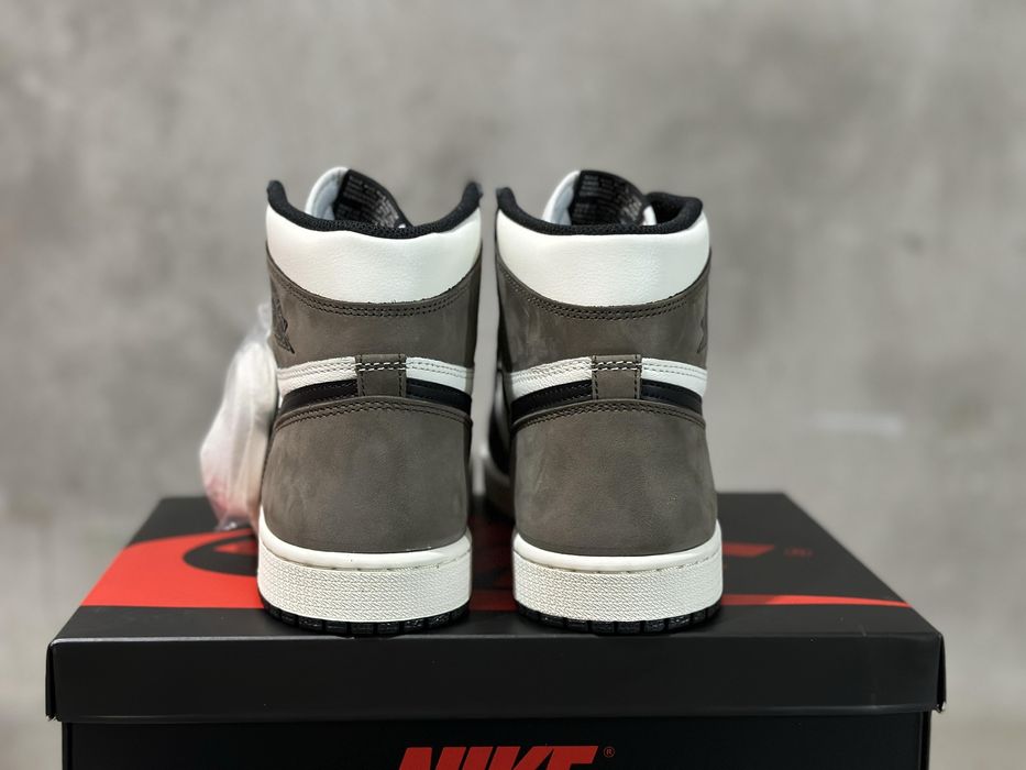 Jordan 1 Dark Mocha 42