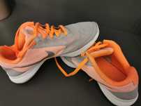 Спортни маратонки Nike оригинални.