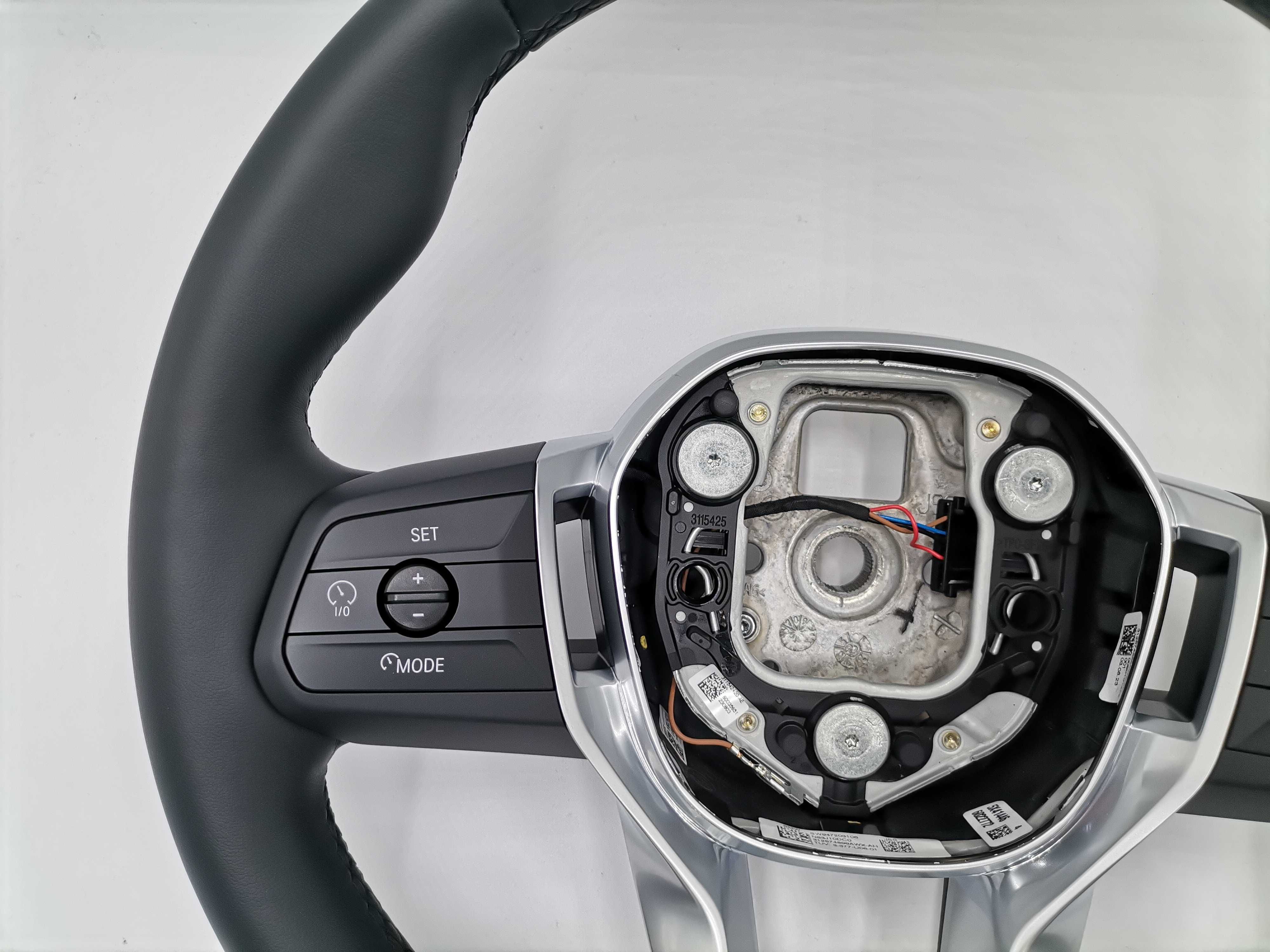 Нов волан оригинален BMW 2 U06 X1 U11 X2 U10 Sport кожа
