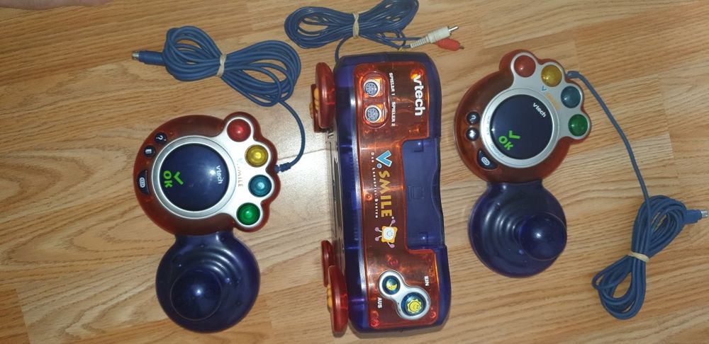 Vtech ТВ игрална конзола с 2ориг.джойстика -45лв