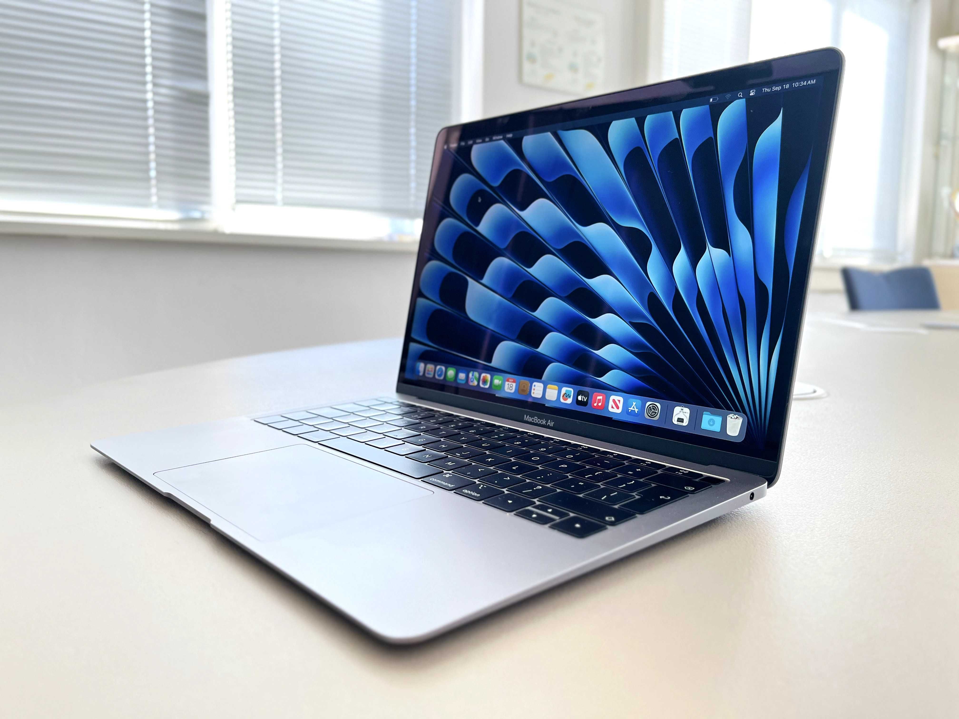 Apple MacBook AIR 13 A1932 i5 3.6Gz 16GB 512GB NVMe Space Gray
