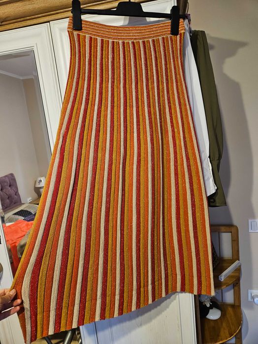 Vand fusta tricotata