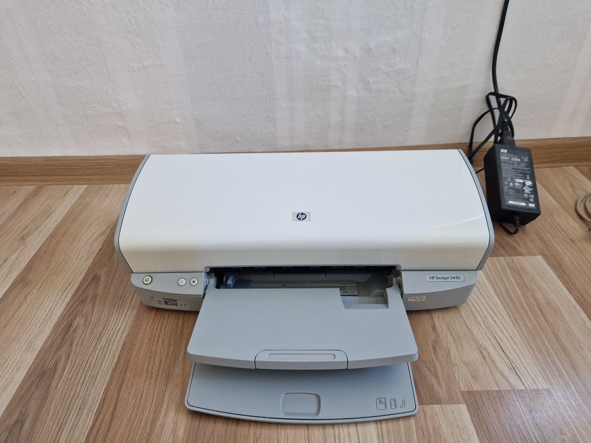 Принтер HP Deskjet 5440.