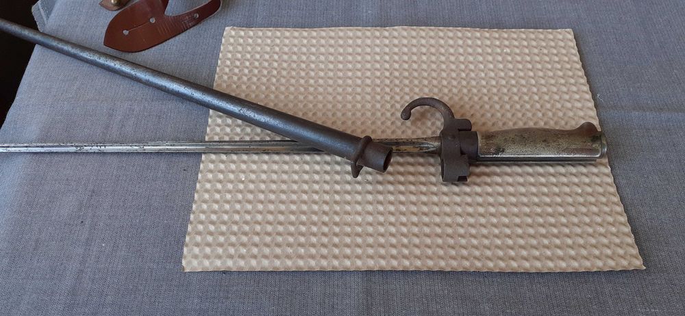 Baioneta lebel cu garda