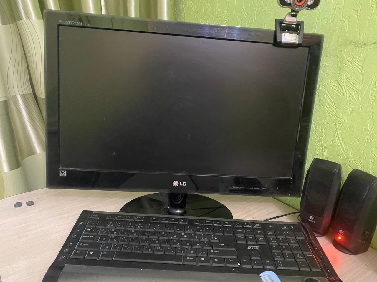 Монитор LG - 22 диагональ