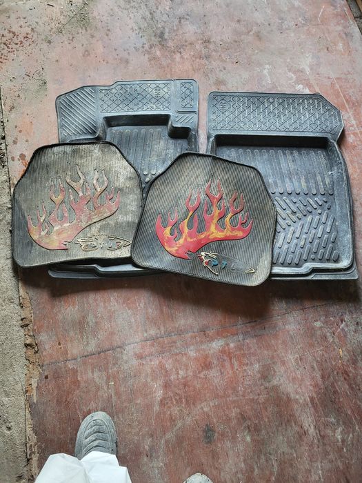 Продаётся коврики резиновые