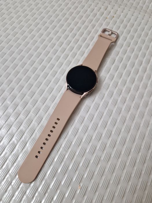 Продам часы Samsung galaxy watch 4