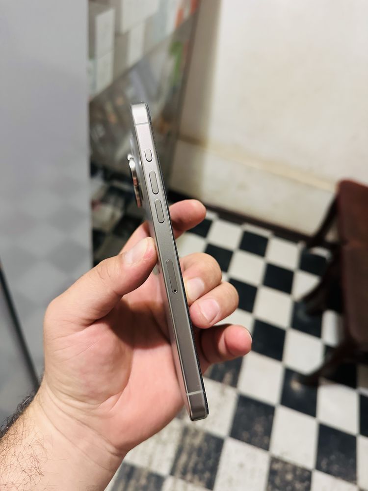 Iphone 15 pro max 256 gb sim kartali.