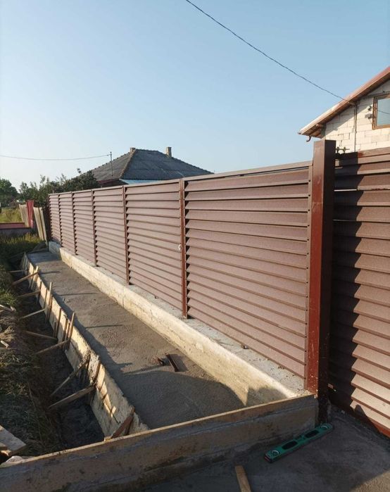 Executam garduri și porți la comanda clientului