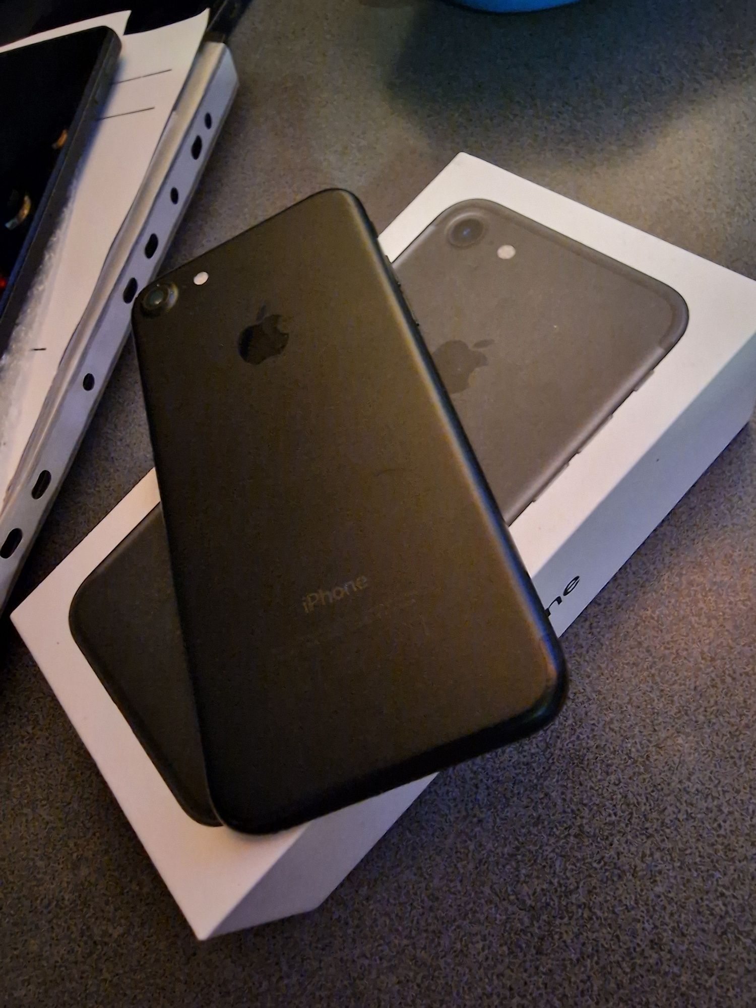 Vând sau Schimb IPhone 7 Negru 32GB