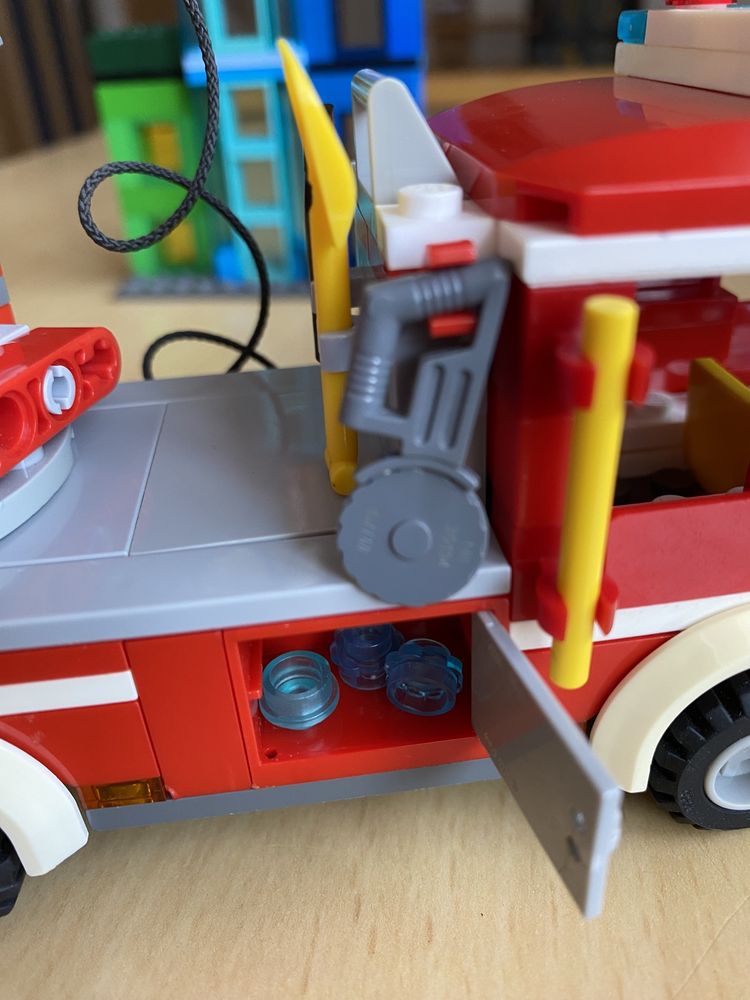 Lego City 60108 Unitatea de intervenție de pompieri