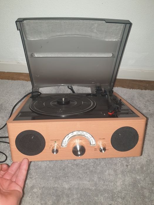 Picap cu radio în stare foarte buna