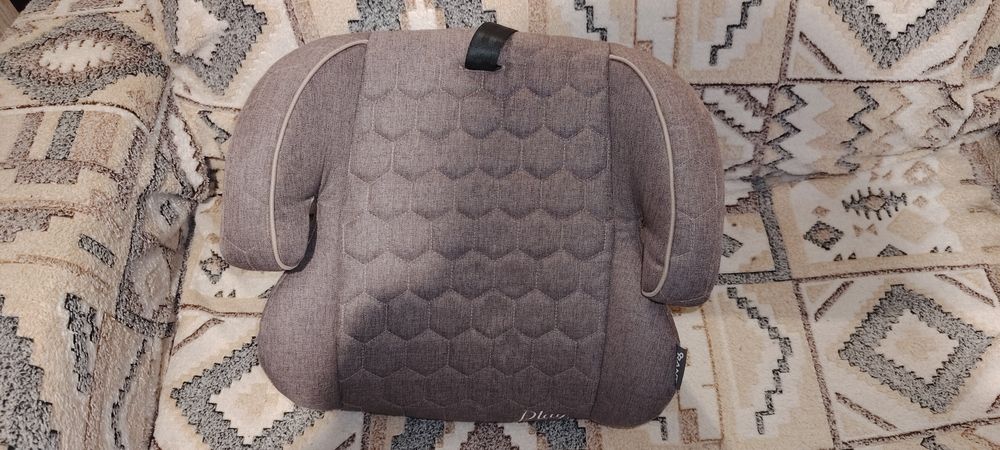 Продам (бустер) детское кресло в машину