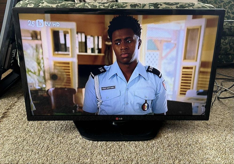 LG 32" LED Телевизор - перфектен