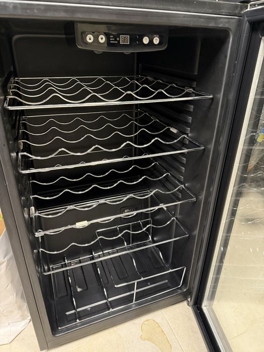 Хладилник за вино Candy WINE CELLAR CCV 160GL 40 бутилки