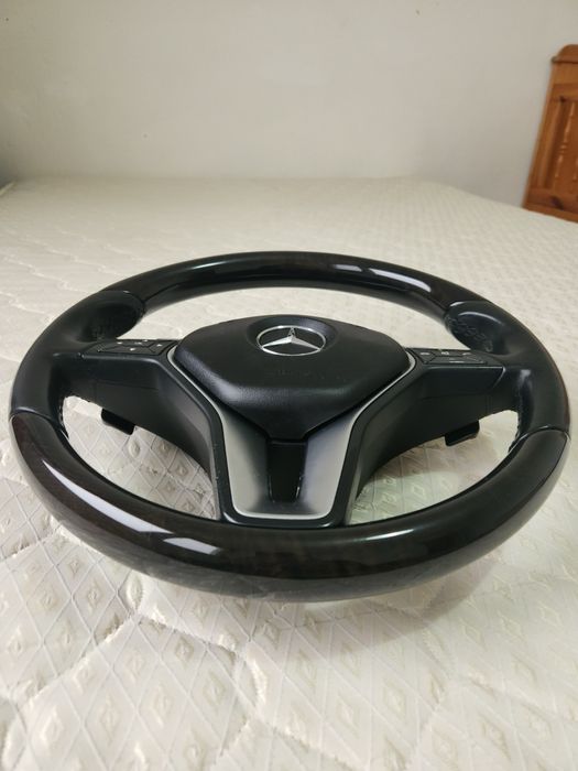 Оригинален волан за Mercedes cls w218