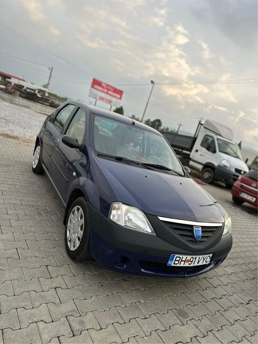 Vând dacia logan