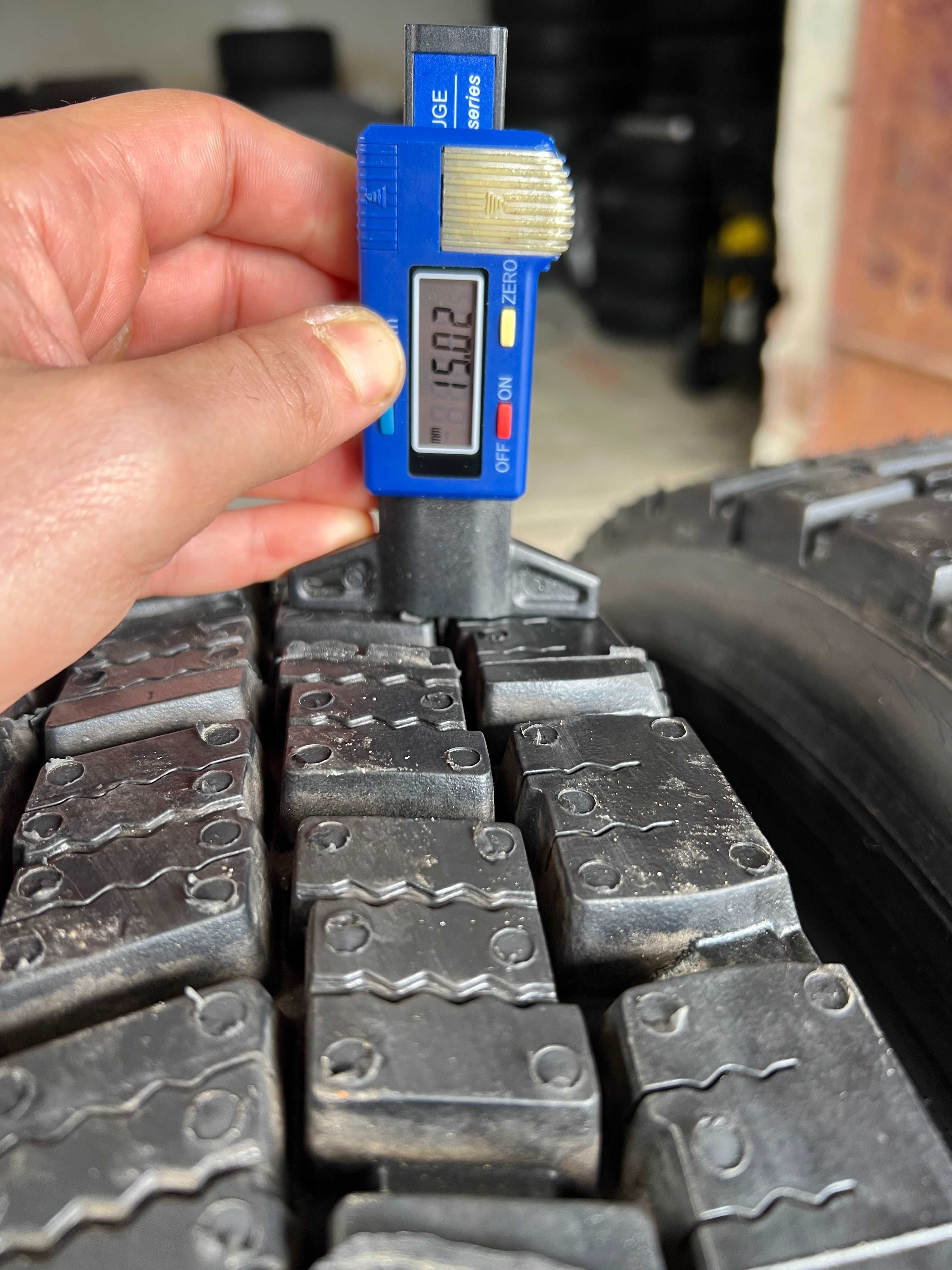2 товарни гуми НОВ-Регенерат 205/75R17.5 Michelin Recamic 124/122M M+S