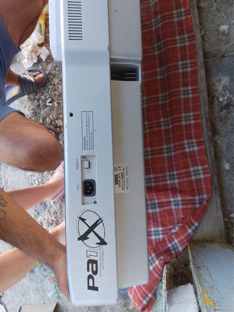 Vand orga Korg  pret 2000 lei negociabil